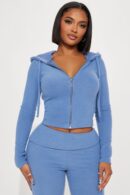 Conjunto de Pantalón y Chaqueta con Capucha en Azul