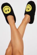 Pantuflas Cerradas con Estampado de Caritas Sonrientes