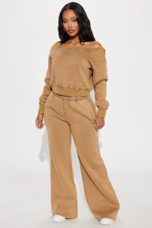 Conjunto de Pantalón y Top Fleece con Cuello Alto