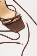 Sandalias de Tacón Alto con Tiras Cruzadas