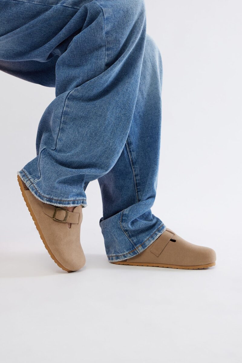 Sandalias Planas de Estilo Casual con Hebilla - Image 8