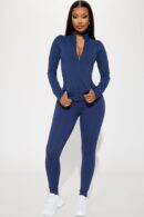 Chaqueta Deportiva Azul Marino con Cierre Completo