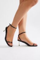 Sandalias de Tacón Cuadrado y Metálico