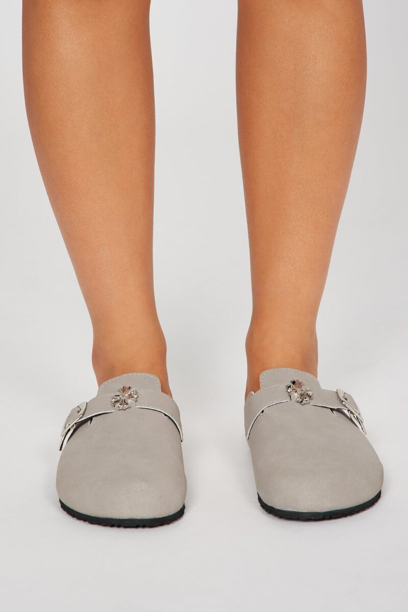 Sandalias Planas con Detalle de Metal - Negro - Image 5