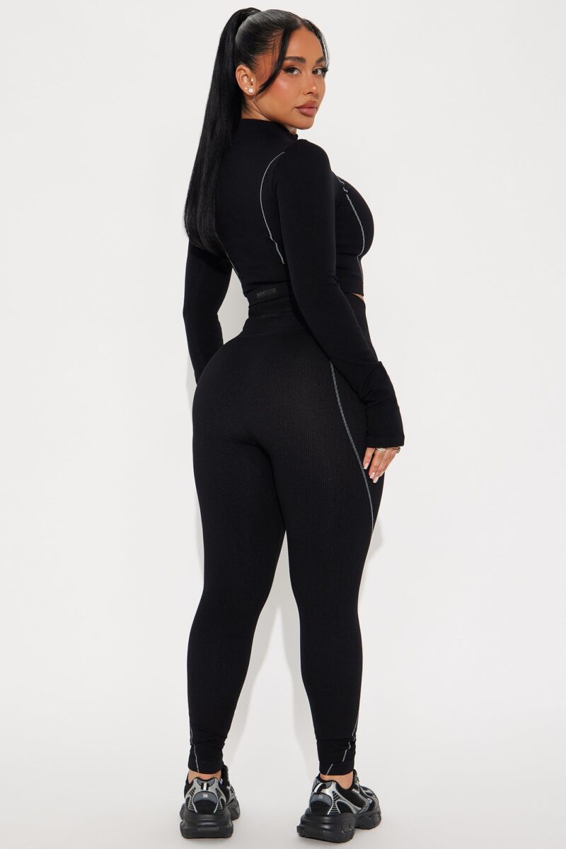Set Deportivo Líneas Limpias - Ciruela - Image 3