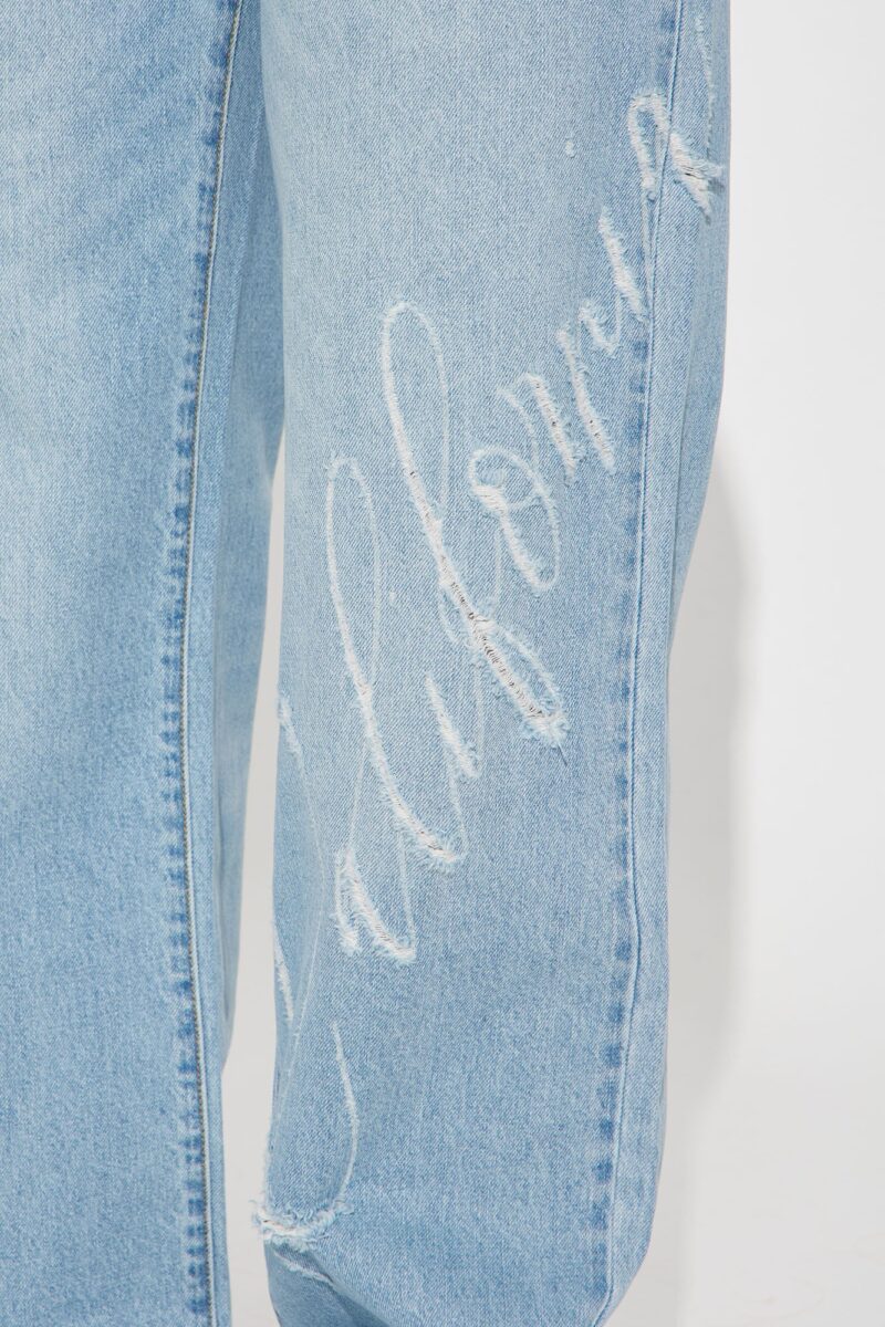 Jeans Rectos Rasgados con Estampa 'Malibu California' - Image 4