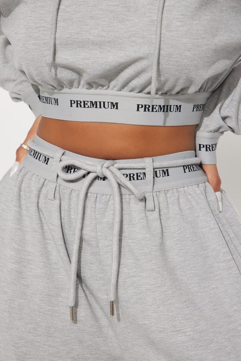 Conjunto Deportivo Premium con Boxer y Capucha - Image 3