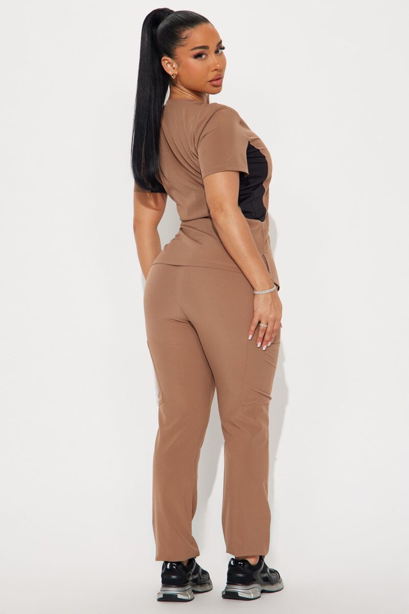 Conjunto de Uniforme Médico Bicolor con Joggers Ajustables - Image 3