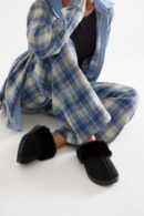 Pantuflas con Ribete de Piel Sintética y Punta Cerrada