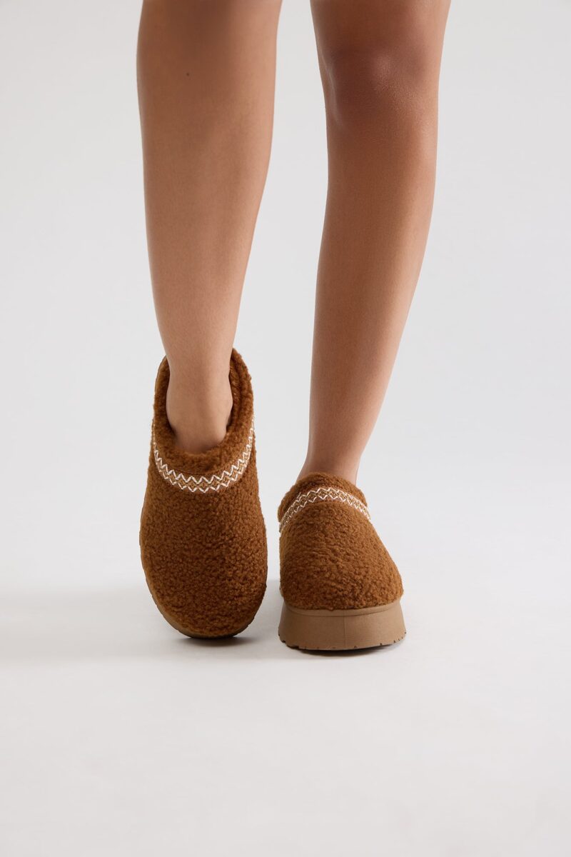 Botines Sherpa con Plataforma Baja en Marrón - Image 4