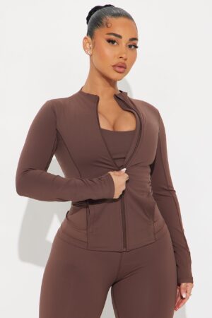 Campera Deportiva de Cuello Alto y Manga Larga