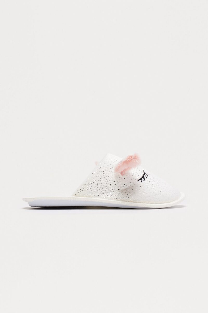 Pantuflas Cerradas con Detalles de Animalitos y Brillo - Image 7