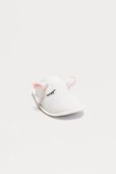 Pantuflas Cerradas con Detalles de Animalitos y Brillo