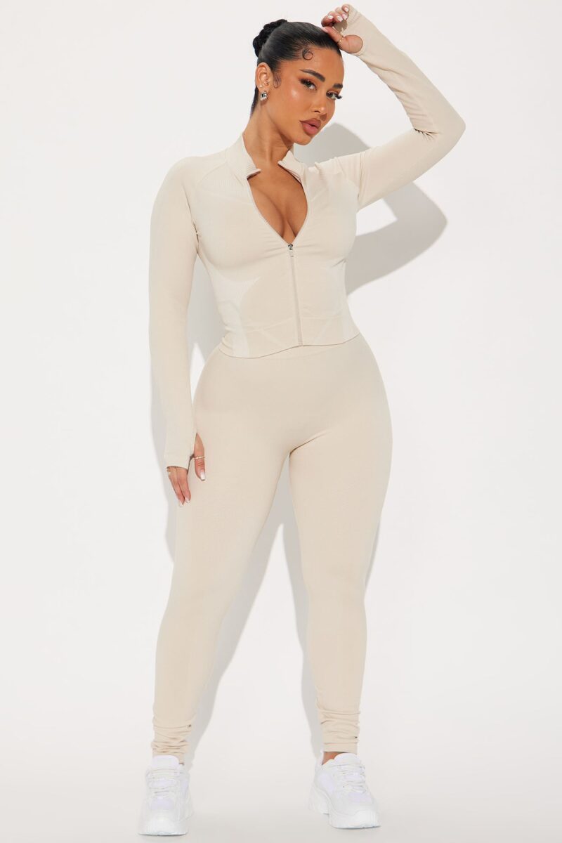 Conjunto Deportivo Moldeador Faye en Rosa - Image 2