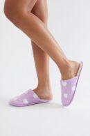 Pantuflas Cerradas con Estampado de Corazones