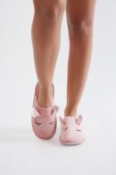Pantuflas Cerradas con Detalles de Animalitos y Brillo