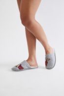 Pantuflas con Estampado de Perritos en Tonos Tierra