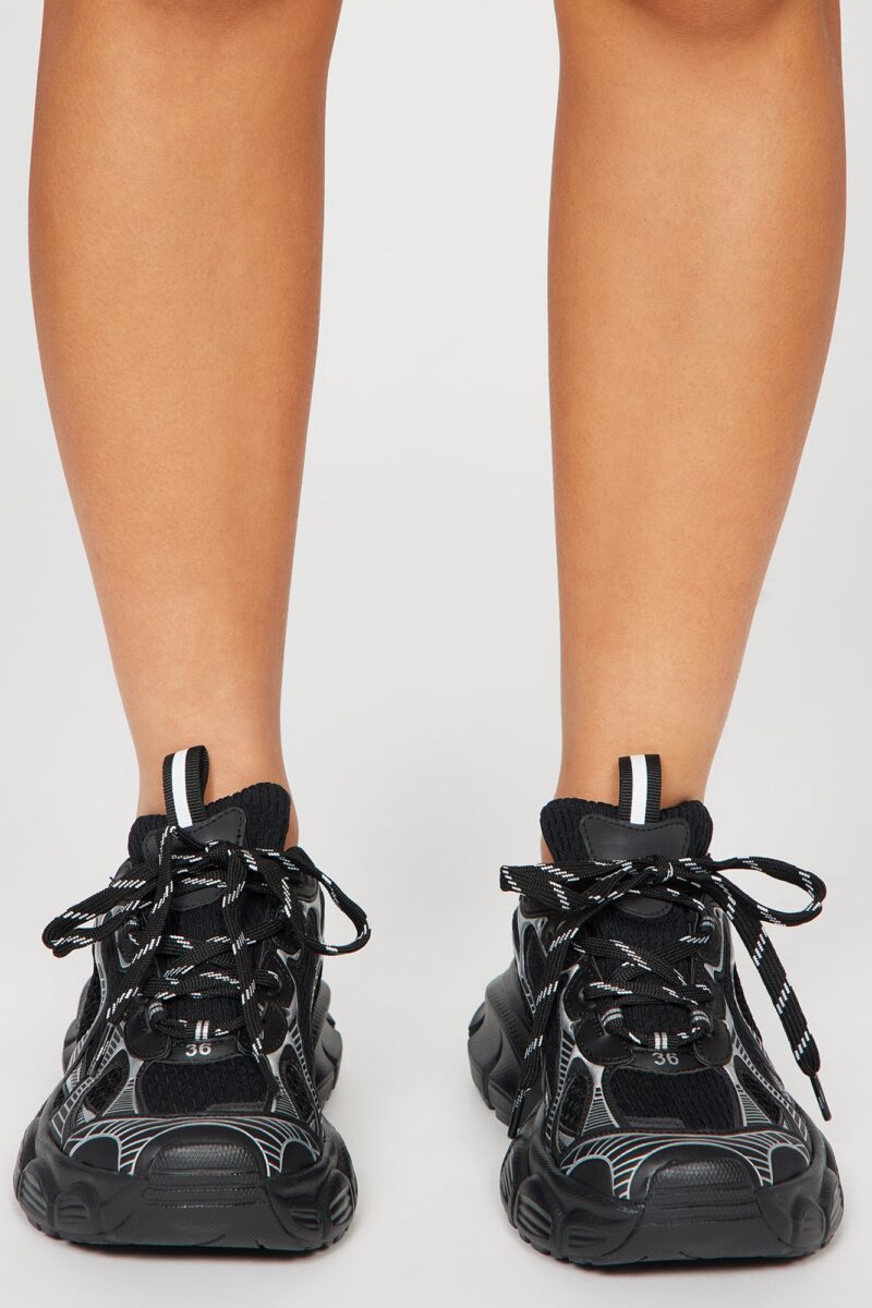Zapatillas Deportivas con Suela Gruesa en Negro - Image 2
