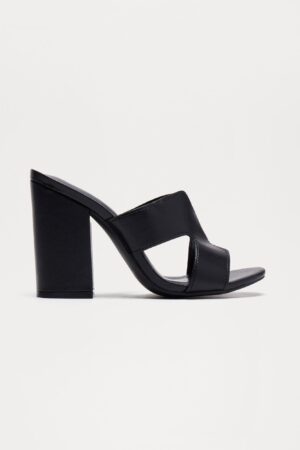 Mules con Tacón de 9 cm en Color Negro