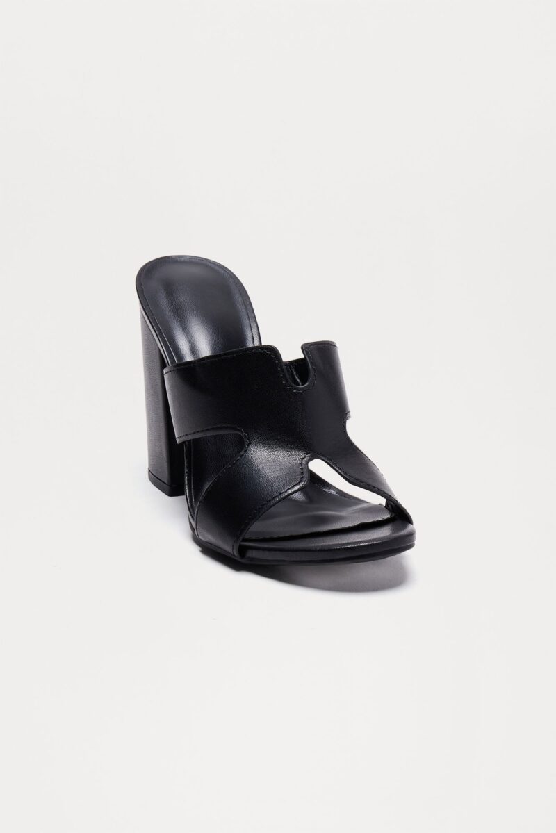 Mules con Tacón de 9 cm en Color Negro - Image 3