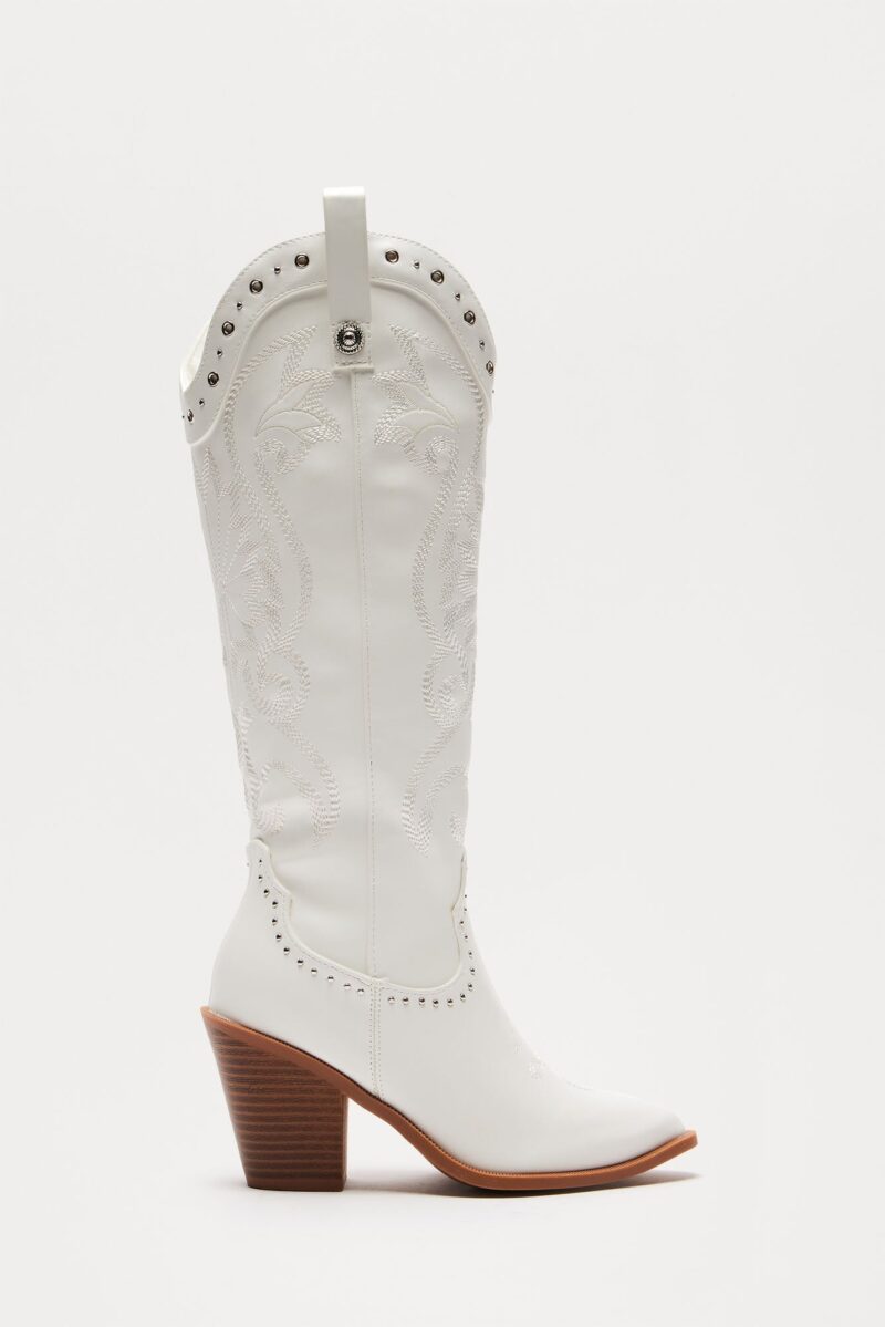 Botas Vaqueras con Tachuelas y Tacón Alto - Image 5