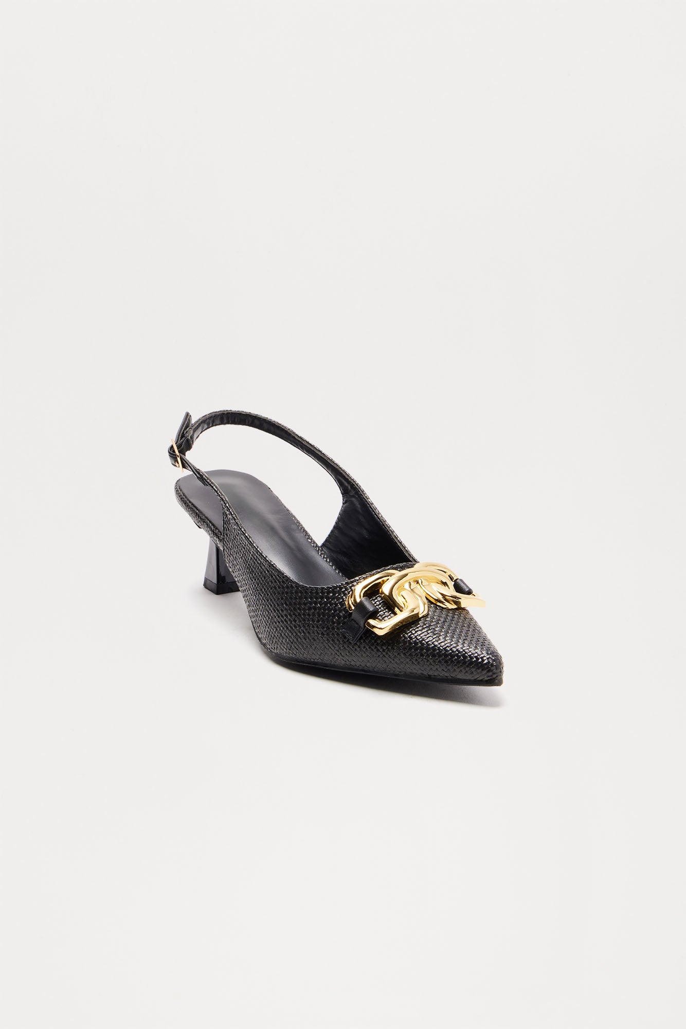 Zapatos de Tacón Bajo Estilo Slingback en Negro