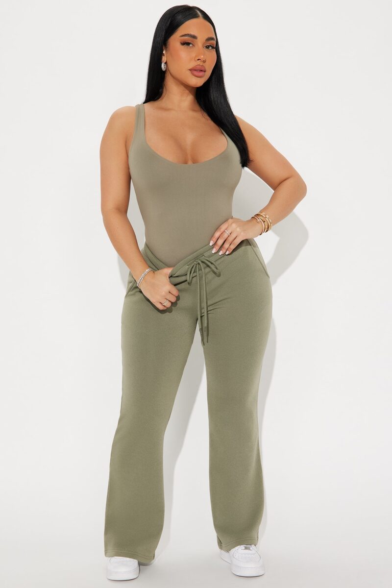 Pantalón Lounge Petite Campana con Cintura Elástica - Image 10