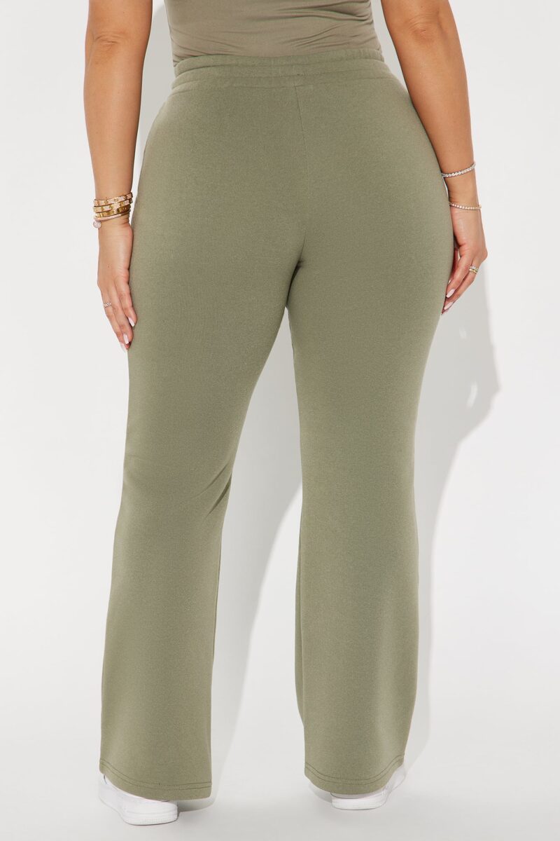 Pantalón Lounge Petite Campana con Cintura Elástica - Image 12