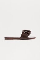 Sandalias Deslizables con Detalle de Volantes