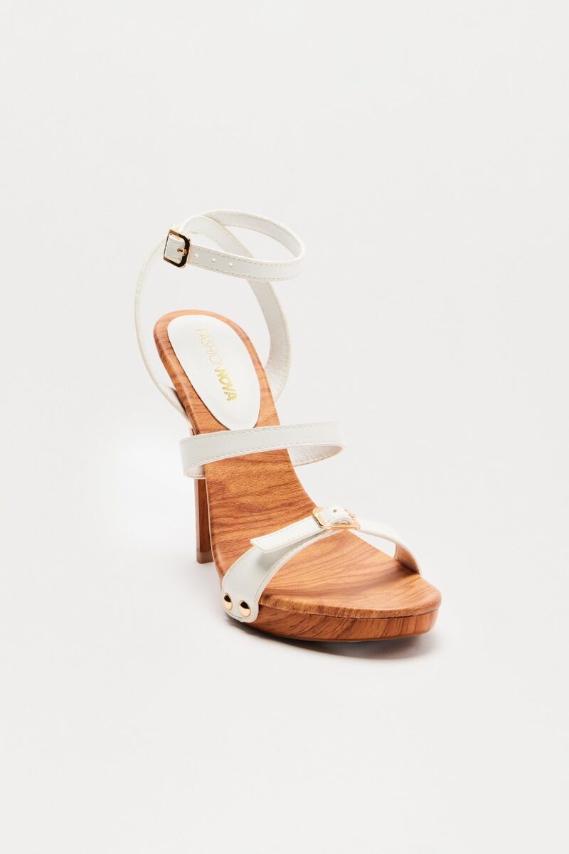 Sandalias de Tacón Ultra Alto con Detalles de Tachas - Image 6