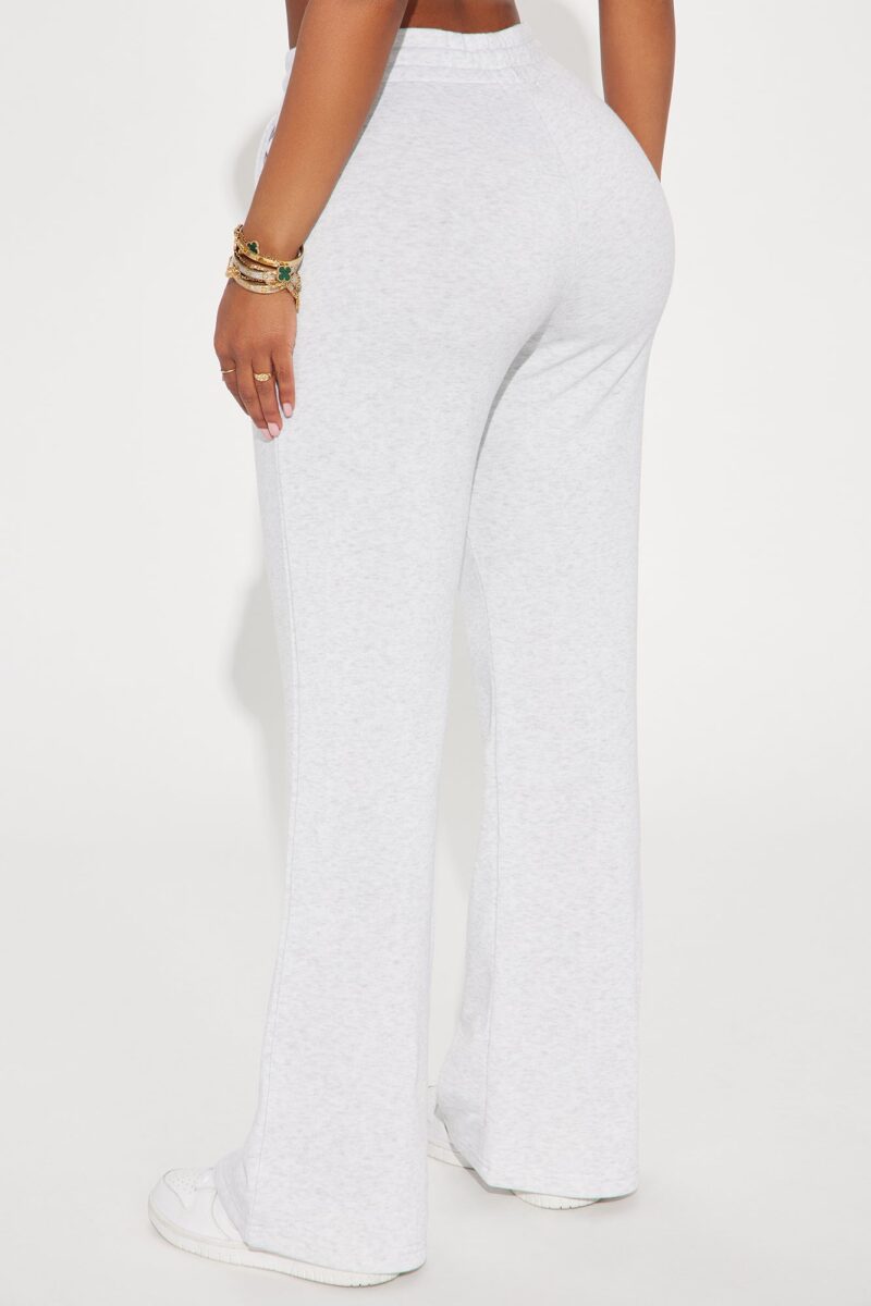 Pantalón Lounge Petite Campana con Cintura Elástica - Image 9