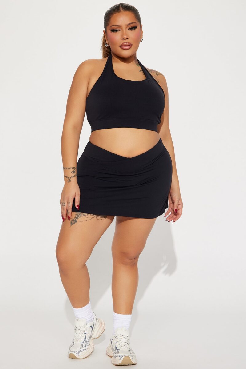 Falda Deportiva con Shorts de Compresión y Diseño Cruzado - Image 4