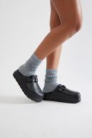Sandalias Planas con Hebilla y Forro de Sherpa