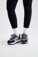 Zapatillas Bajas con Detalle de Cordones
