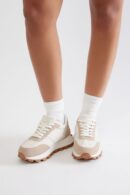 Zapatillas Bajas con Detalle de Cordones