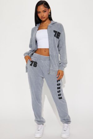 Conjunto de Pantalón y Hoodie en Fleece Lavado VIP Player