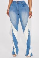 Jeans Ajustados con Apertura en Dobladillo - Lavado Medio