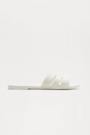Sandalias Planas de Diseño Cuadrado en Negro