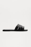 Sandalias Planas de Diseño Cuadrado en Negro