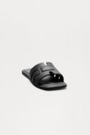 Sandalias Planas de Diseño Cuadrado en Negro