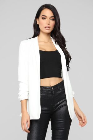 Blazer Elegante con Hombros Acolchados y Mangas Ruched
