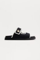 Sandalias Planas de Raffia con Detalles de Perlas