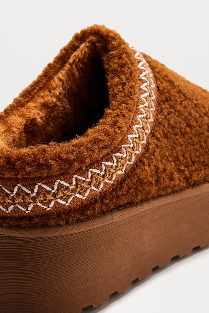 Botines Sherpa con Plataforma Baja en Marrón - Image 5