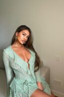 Conjunto de Falda y Top con Encaje y Manga Campana