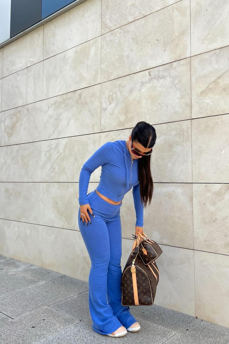 Conjunto de Pantalón y Chaqueta con Capucha en Azul - Image 4
