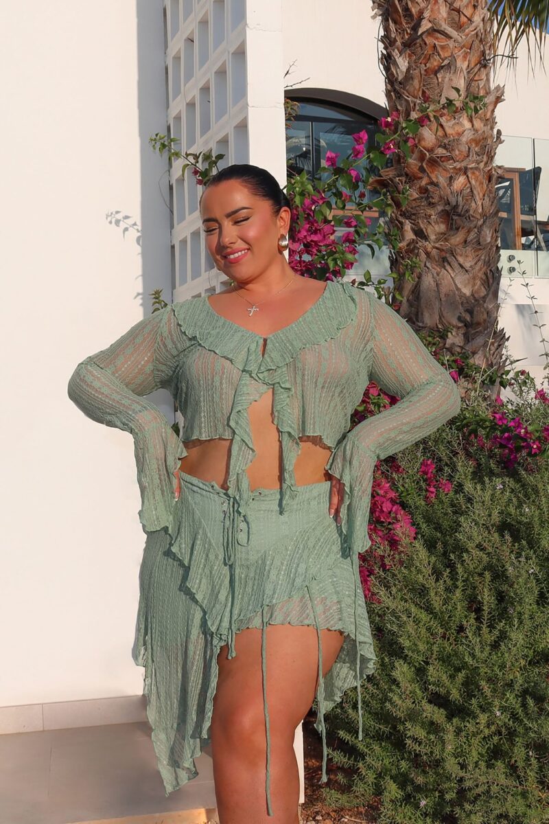 Conjunto de Falda y Top con Encaje y Manga Campana - Image 11
